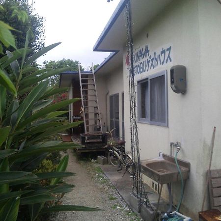 Okinawa Motobu Guest House Exterior photo